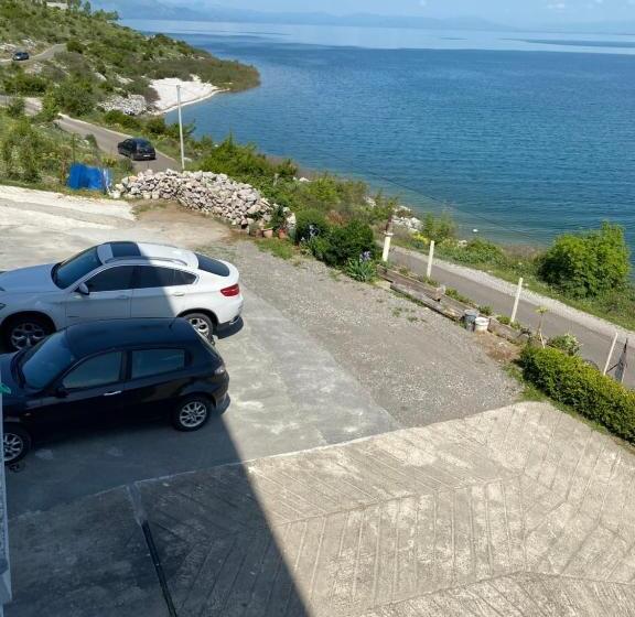 تختخواب و صبحانه Bella Vista