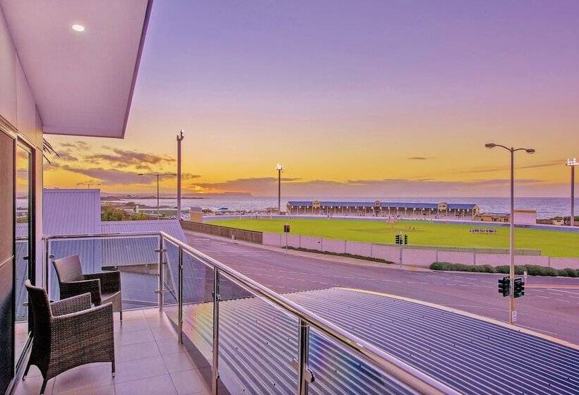 هتل Burnie By The Bay Apartments