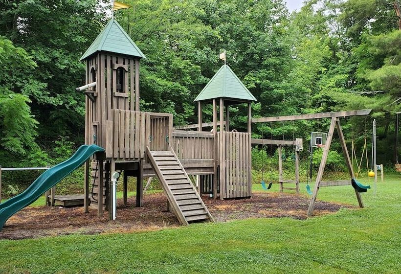 هتل Cozy Creek Cottages