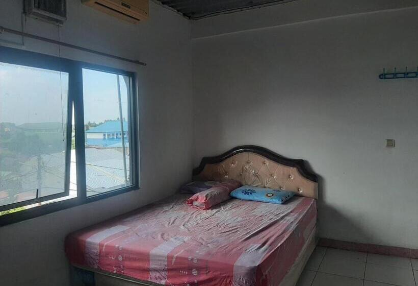 هتل Spot On 90535 Cimanuk Pavilion