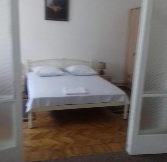 Pensione Gelena гостьовий двір