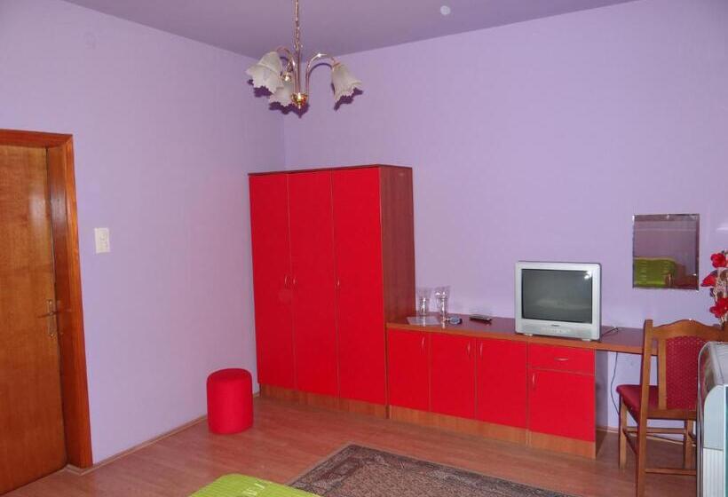 پانسیون Naša Tvrđava Guest Accommodation