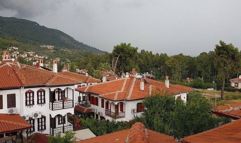 Santo Akyaka Home