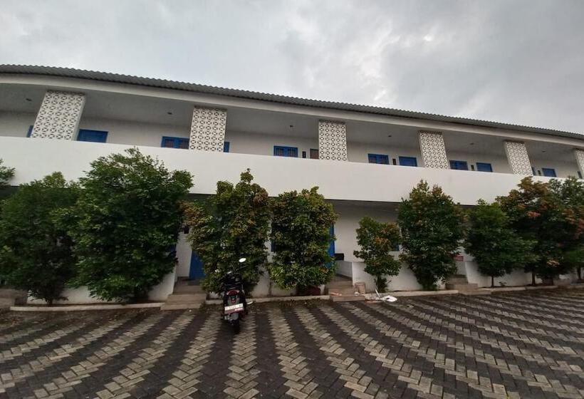 هتل Oyo 90510 Sand S Residence