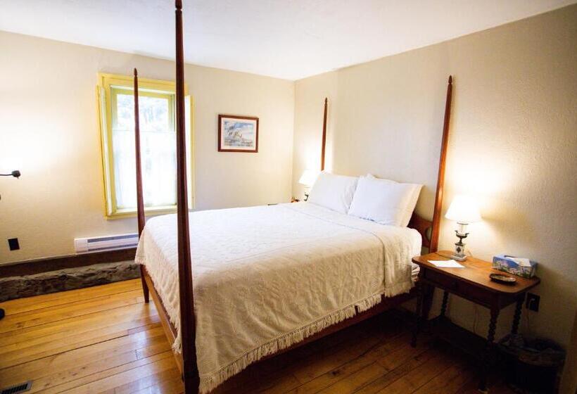 Baneberry Meadows B&b