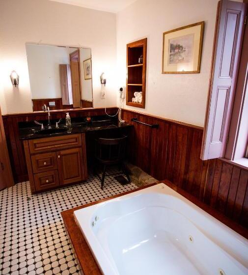 Baneberry Meadows B&b