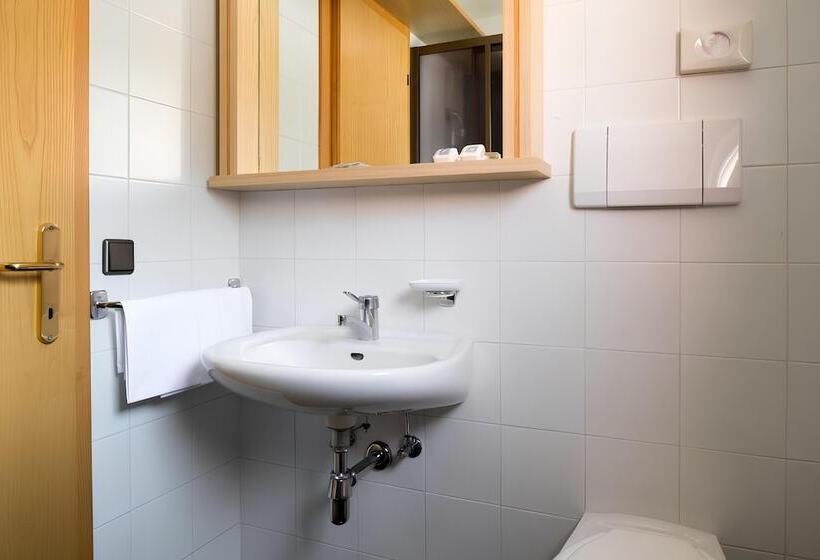 هتل Apartments Lores