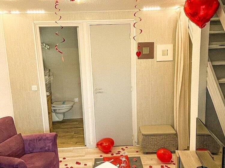 Отель Auberge Des Pins