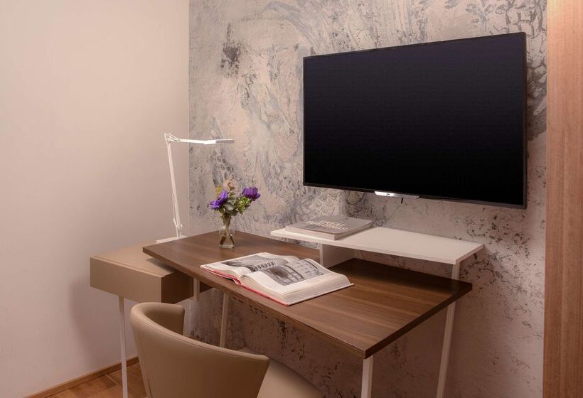 Avani Palazzo Moscova Milan Hotel  Previously Nh Palazzo Moscova