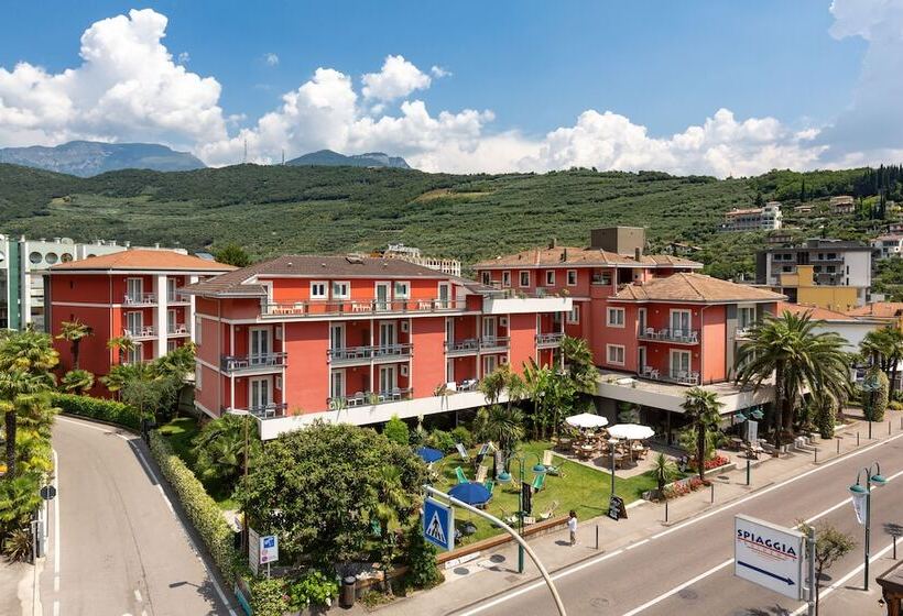 هتل Brione Green Resort