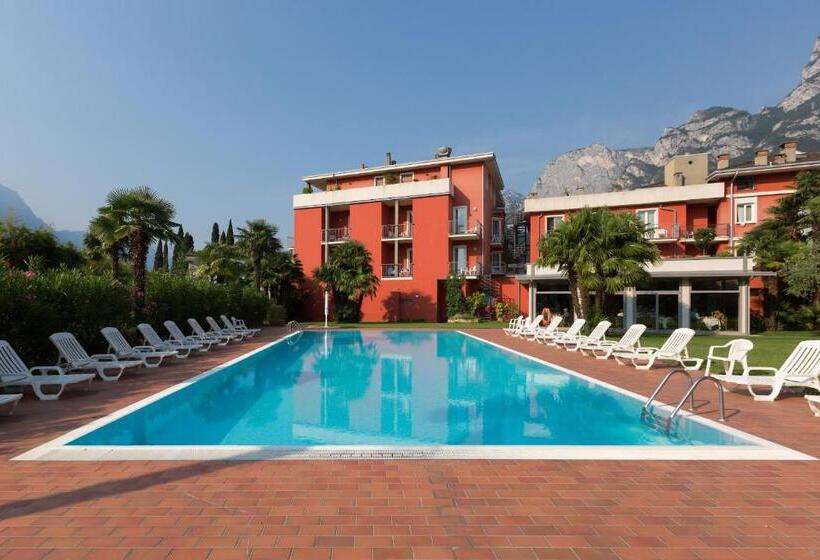 هتل Brione Green Resort