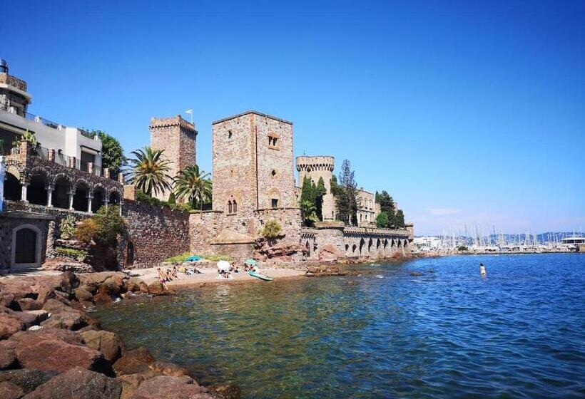 هتل Hôtel De La Corniche D'or