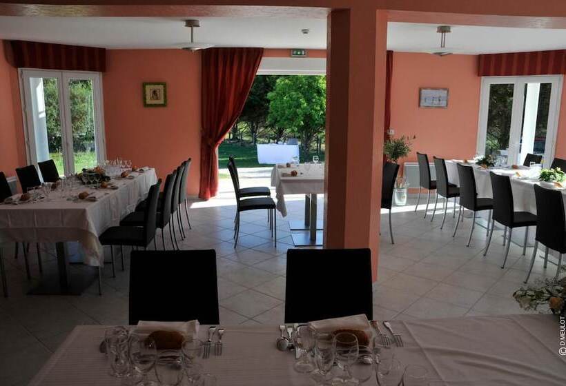 فندق L Oree Des Chateaux