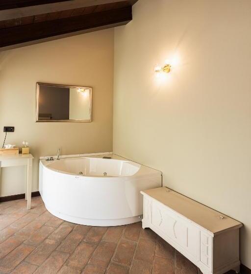فندق Relais Bella Rosina Pool & Spa
