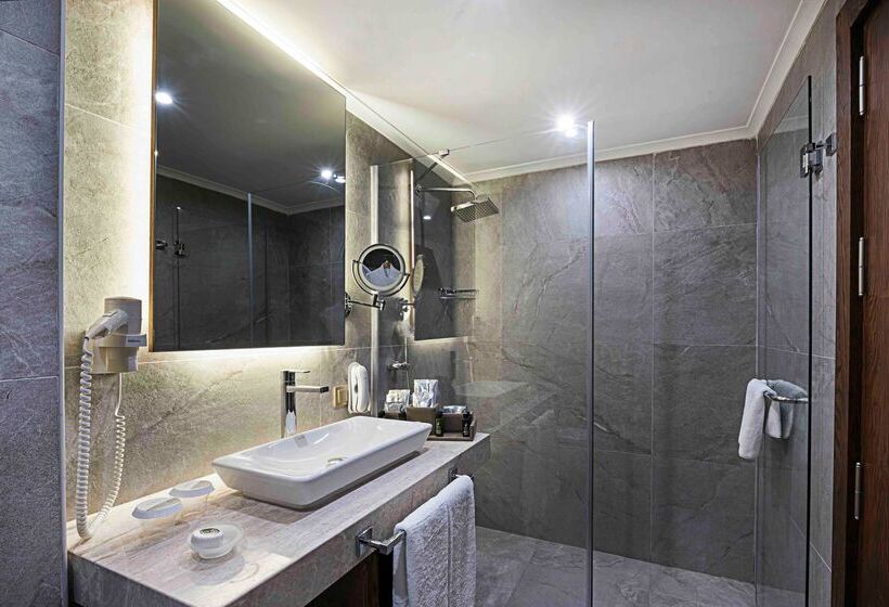 هتل Rixos Sungate, The Land of Legends Access