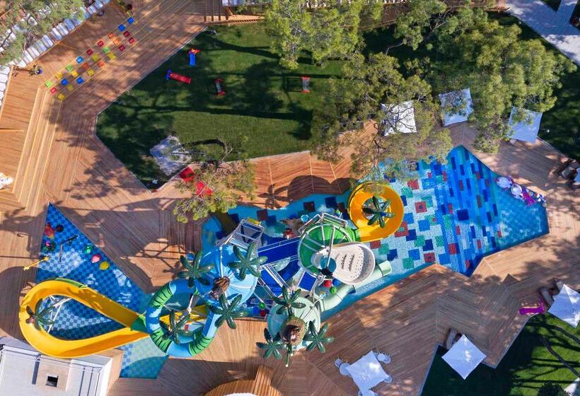 هتل Rixos Sungate, The Land of Legends Access