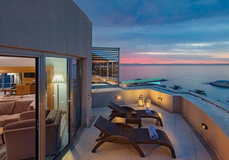 هتل Rixos Sungate, The Land of Legends Access