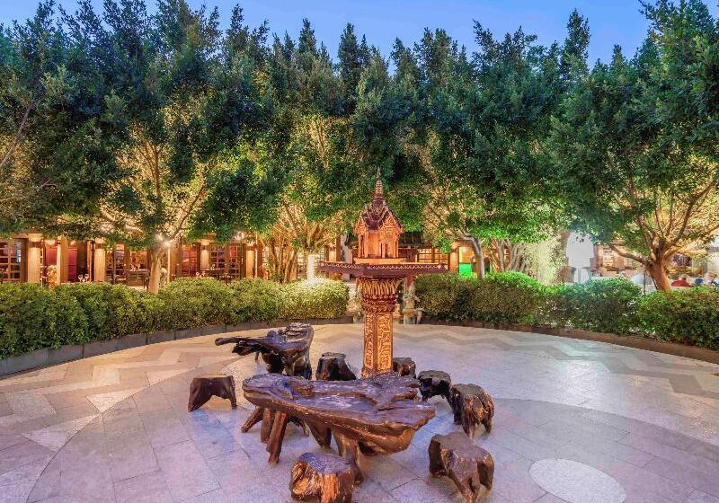 هتل Rixos Sungate, The Land of Legends Access