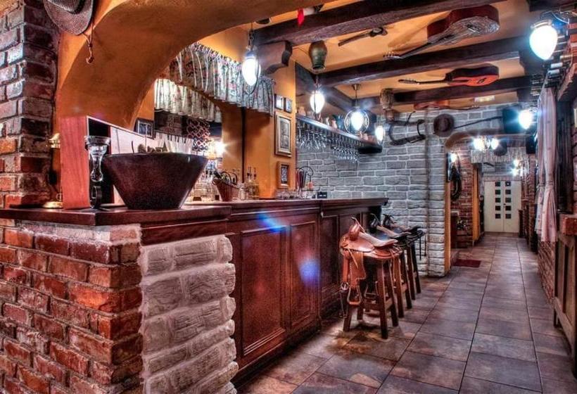 בית מלון כפרי The Movie