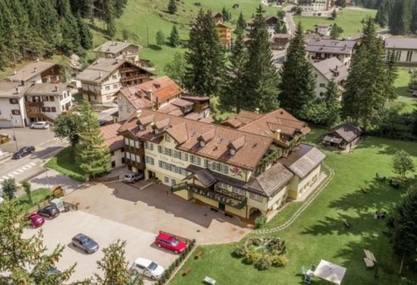 هتل Villa Rosella Park & Wellness