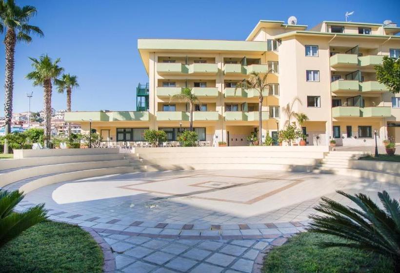 فندق Village Paradise