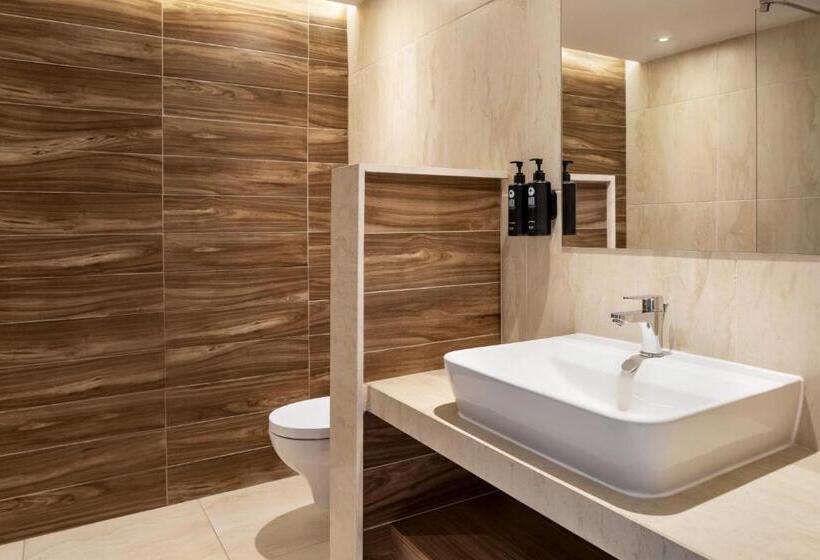 استراحتگاه Ramada Hotel & Suites By Wyndham Ayia Napa