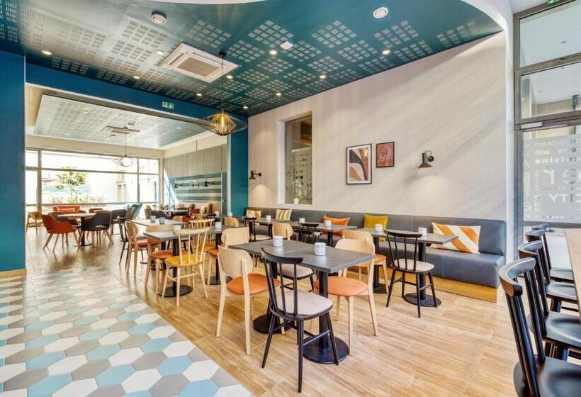 Appart City Confort Paris Clichy Mairie