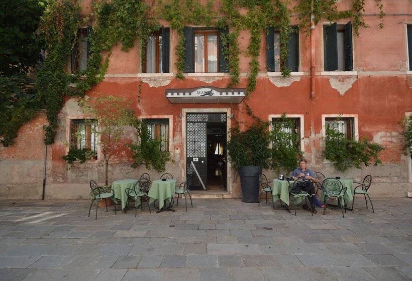 هتل Albergo Marin