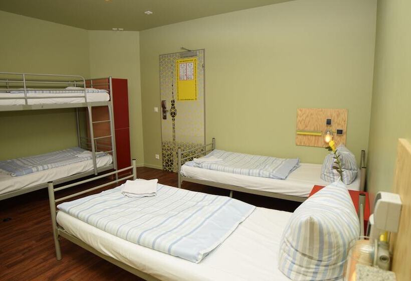 فندق Amstel House Hostel