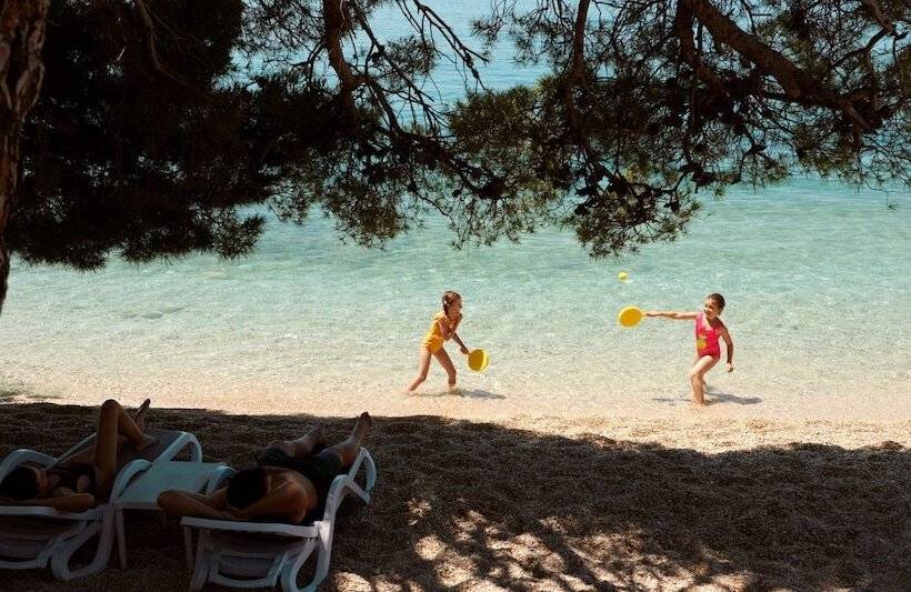בית מלון כפרי Bluesun Holiday Village Afrodita