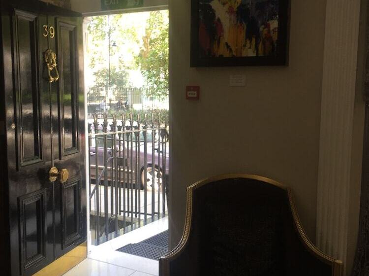 هتل The Excelsior