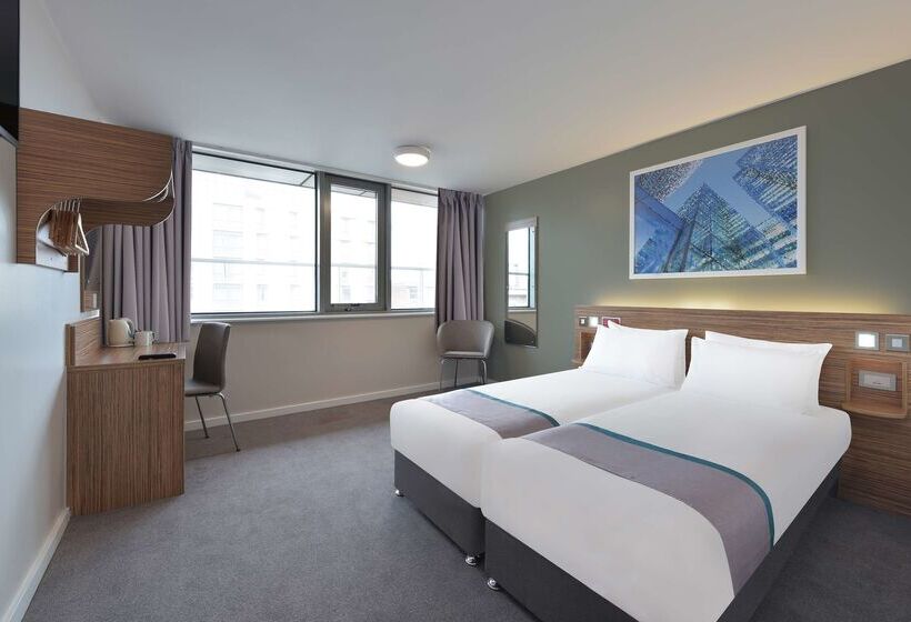 هتل Travelodge London Central Waterloo