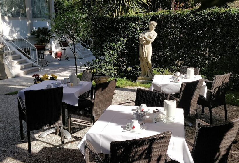 هتل Villa Delle Palme