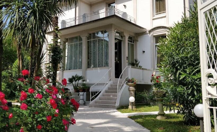 هتل Villa Delle Palme