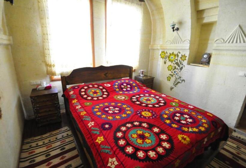 هتل Kismet Cave House