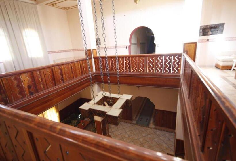 هتل Hôtel Le Tinsouline