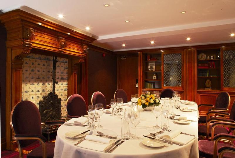 فندق The Lensbury Resort