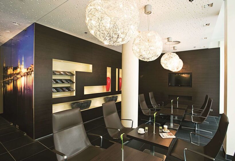 ホテル NH Collection Dresden Altmarkt