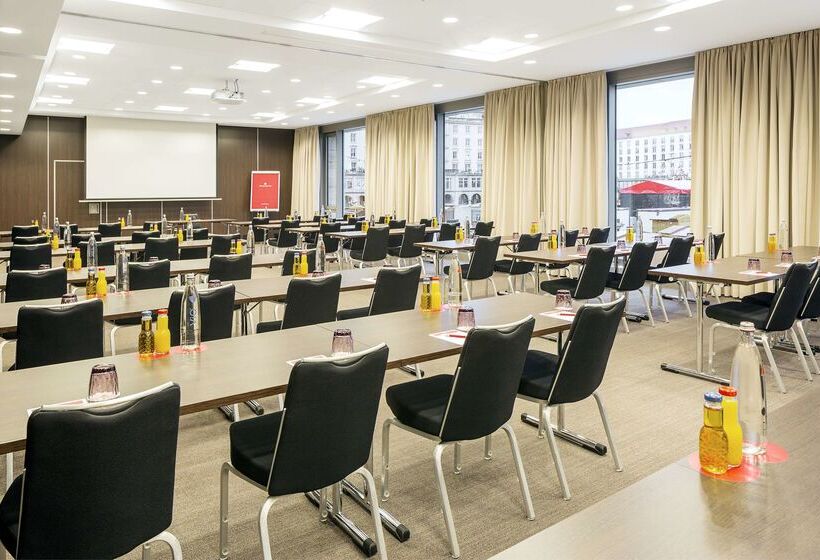 ホテル NH Collection Dresden Altmarkt