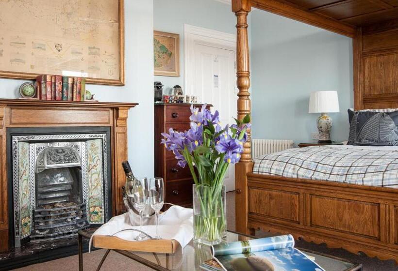 فندق The Royal Harbour