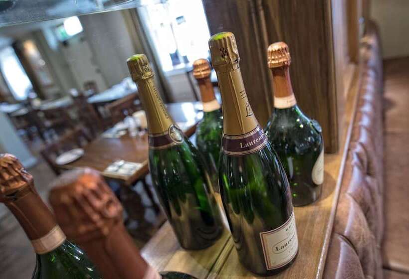 בית מלון כפרי The Sun Inn