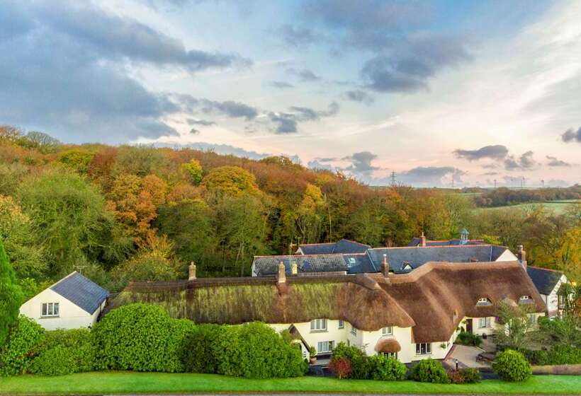 בית מלון כפרי Woodford Bridge Country Club