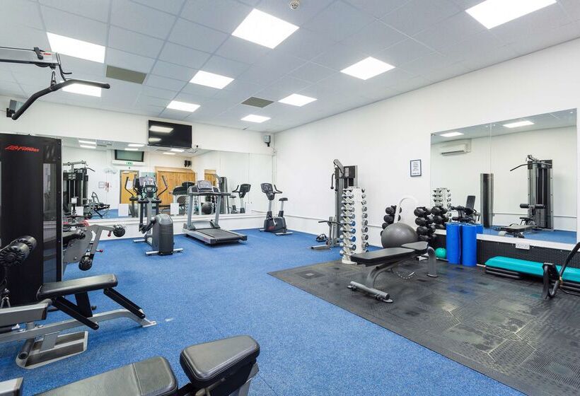 בית מלון כפרי Woodford Bridge Country Club