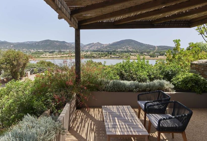 Отель Baia Di Chia Resort Sardinia, Curio Collection By Hilton