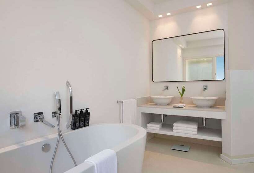 Отель Baia Di Chia Resort Sardinia, Curio Collection By Hilton