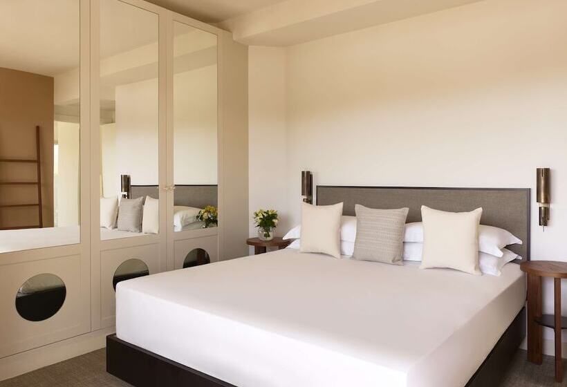 Отель Baia Di Chia Resort Sardinia, Curio Collection By Hilton