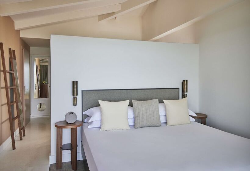 Отель Baia Di Chia Resort Sardinia, Curio Collection By Hilton
