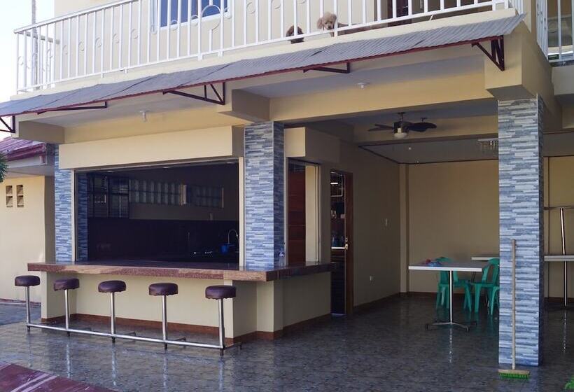 فندق Hana Natsu Resorts Beach &