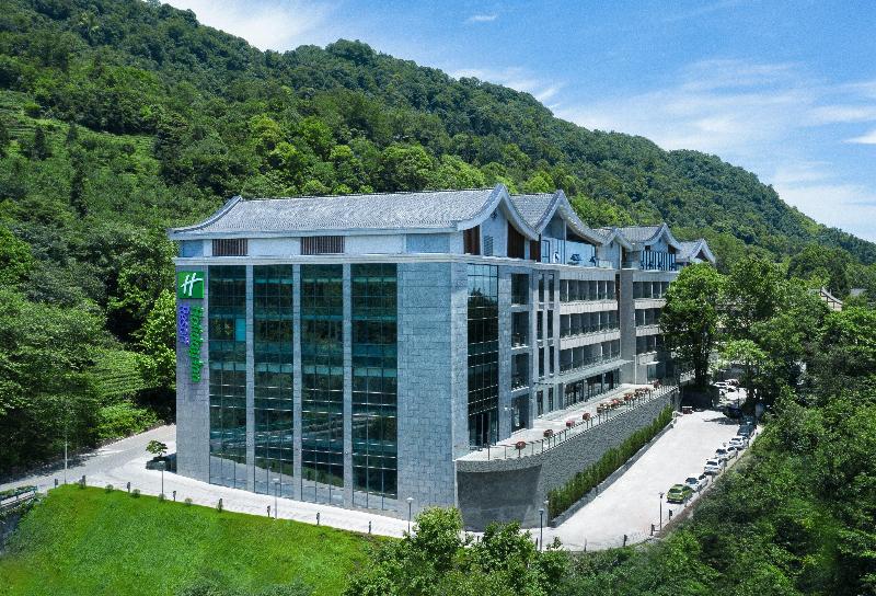 Отель Holiday Inn Resort Mengding Mountain By Ihg