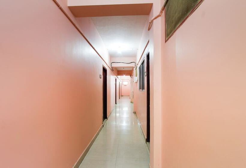 호텔 Spot On 60738 Senaithalaivar Residency